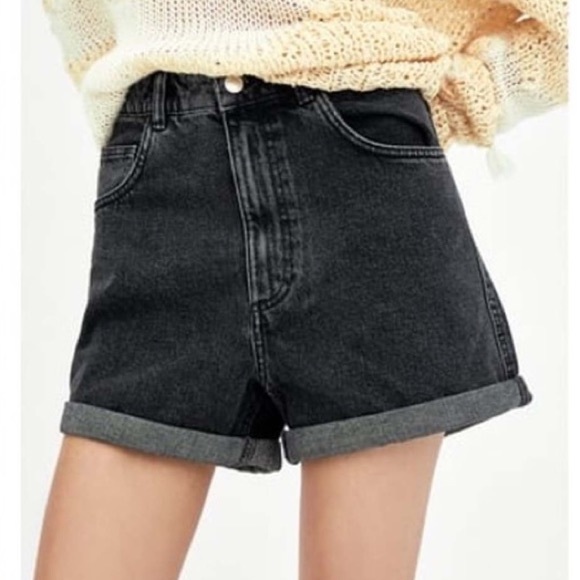 Zara Pants - 🚨50% OFF🚨*NEW* Zara High Rise Jean Shorts